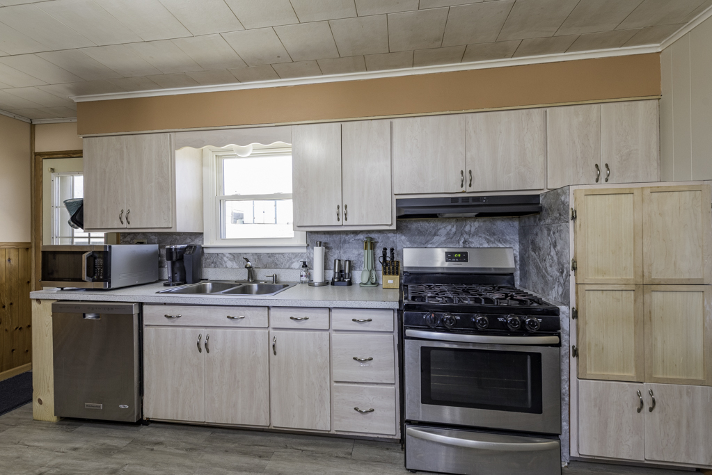 1115 Hillwood Circle, Round Lake Beach, IL 60073