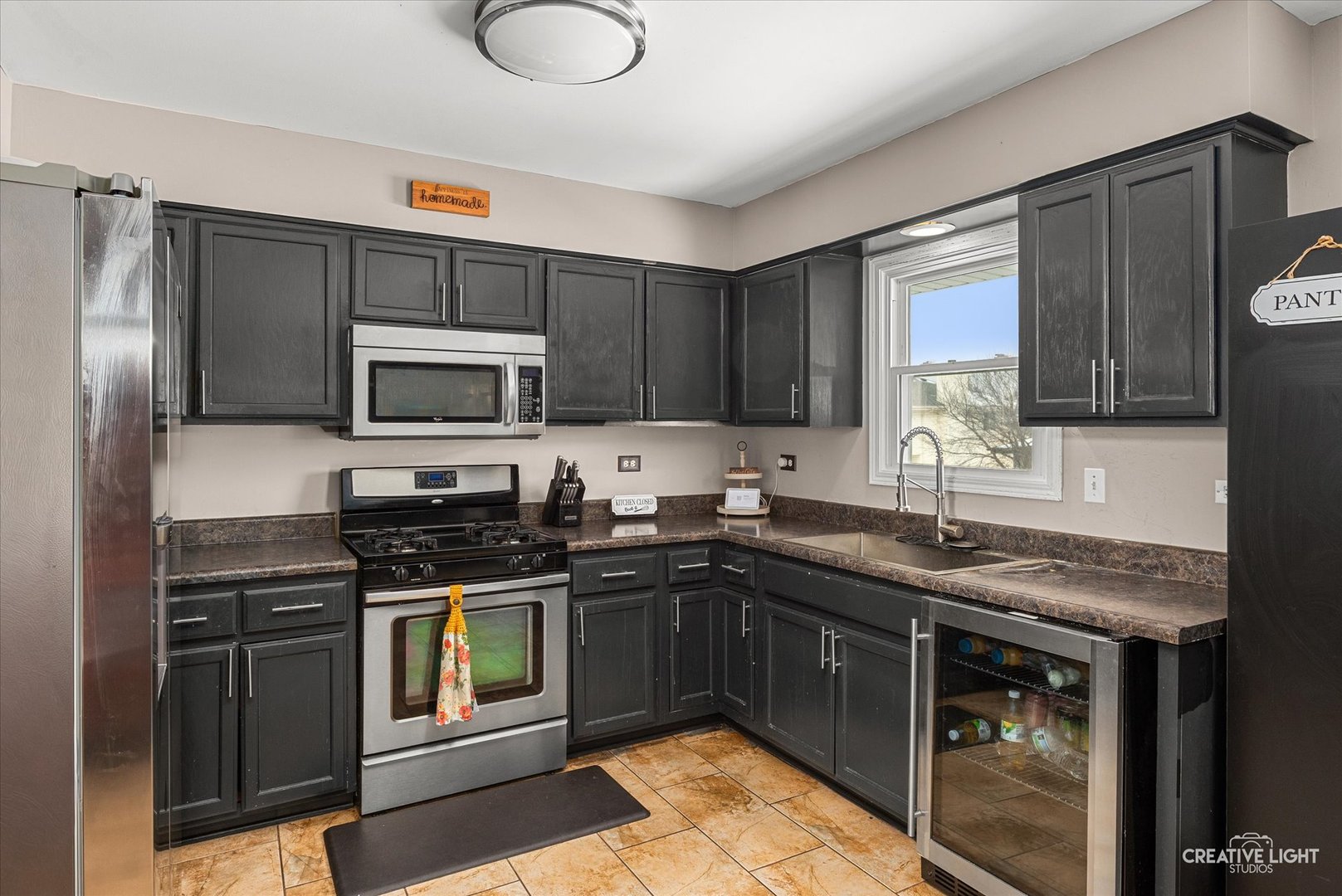 6913 Monmouth Drive, Joliet, IL 60431