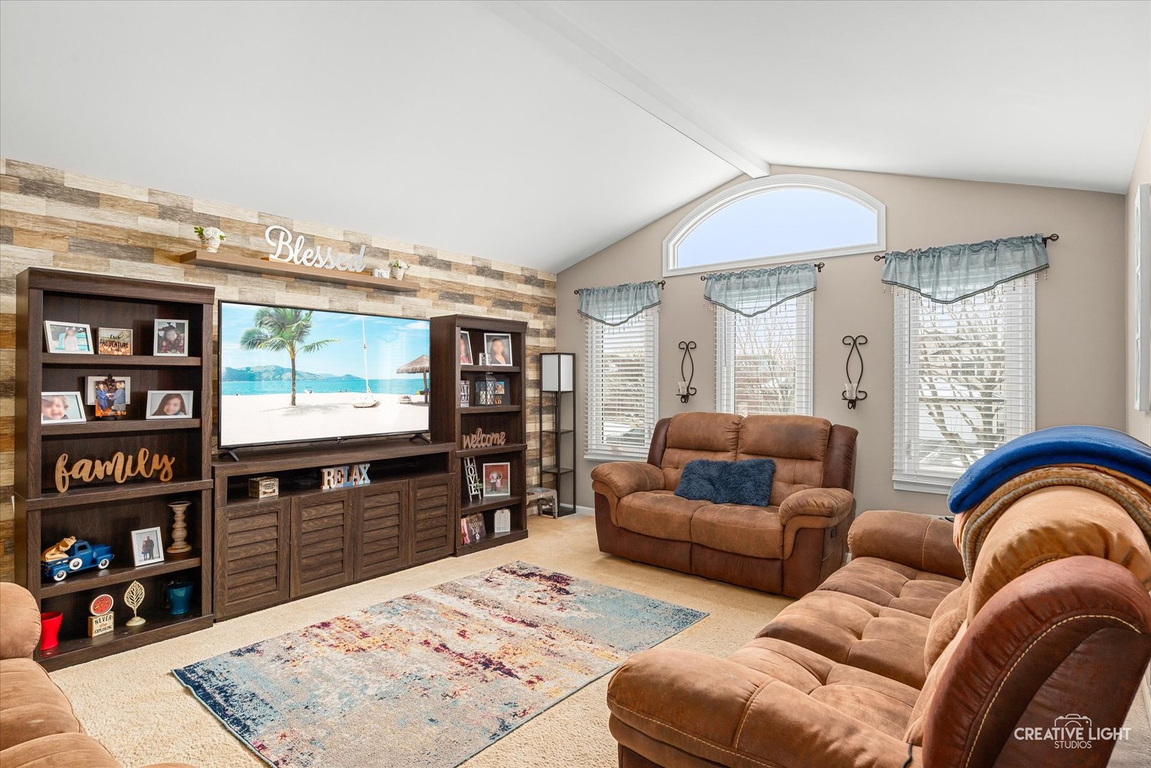 6913 Monmouth Drive, Joliet, IL 60431