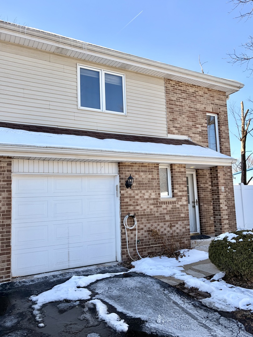 10956 S 76 Avenue #H, Palos Hills, IL 60465