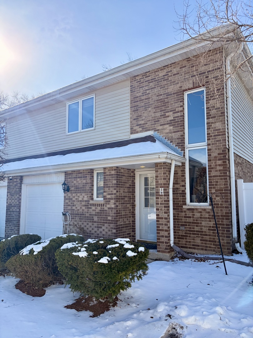 10956 S 76 Avenue #H, Palos Hills, IL 60465