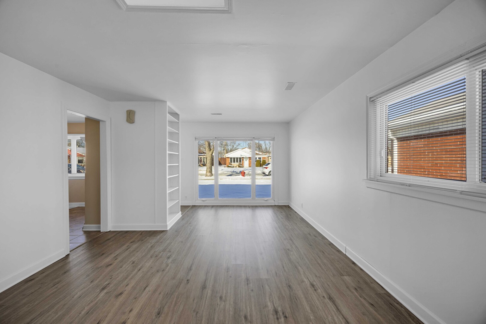 3161 W Park Lane Drive, Merrionette Park, IL 60803