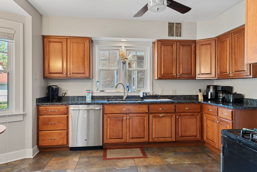 417 S Westlawn Avenue, Decatur, IL 62521