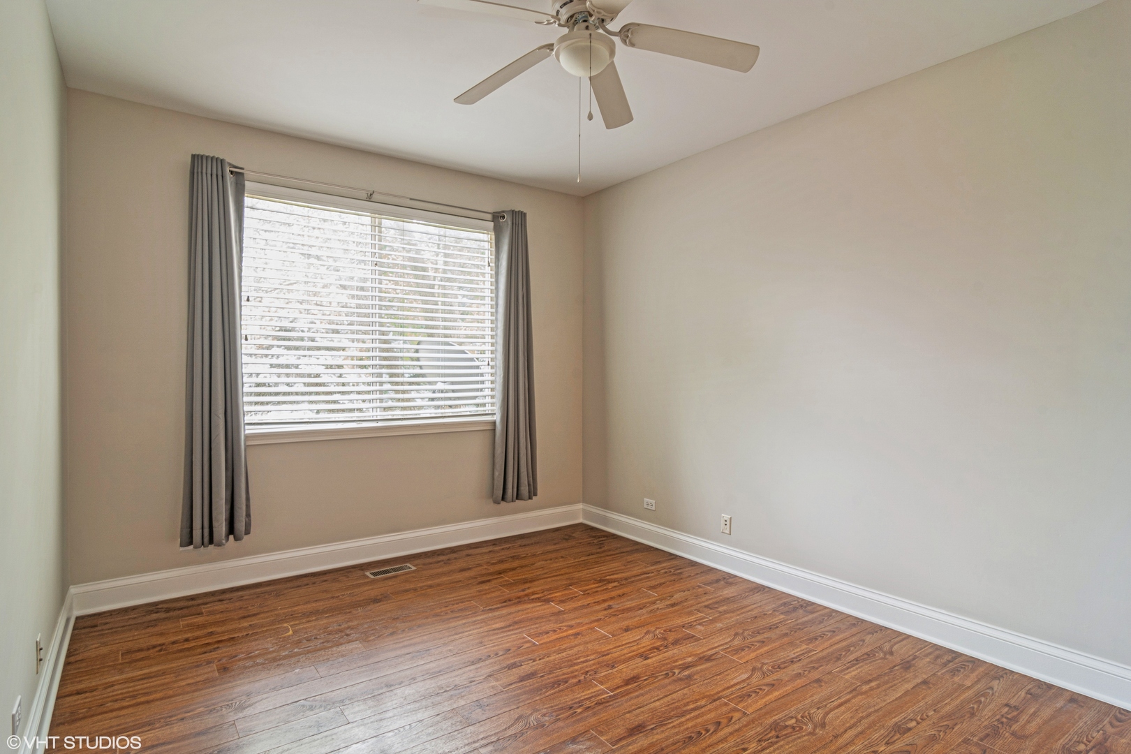 150 Hidden Pond Circle, Aurora, IL 60504