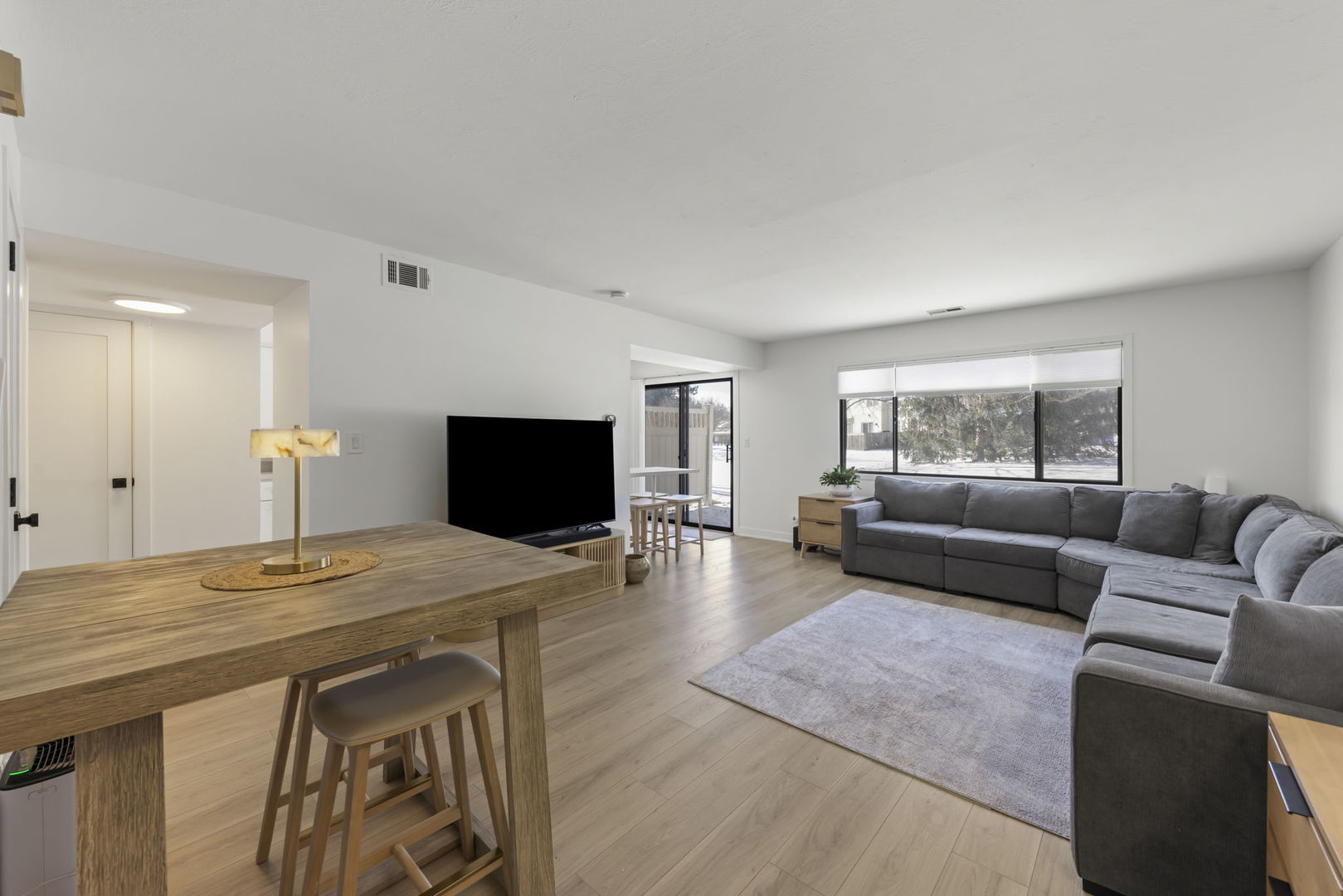 812 Dracut Lane #D, Schaumburg, IL 60173