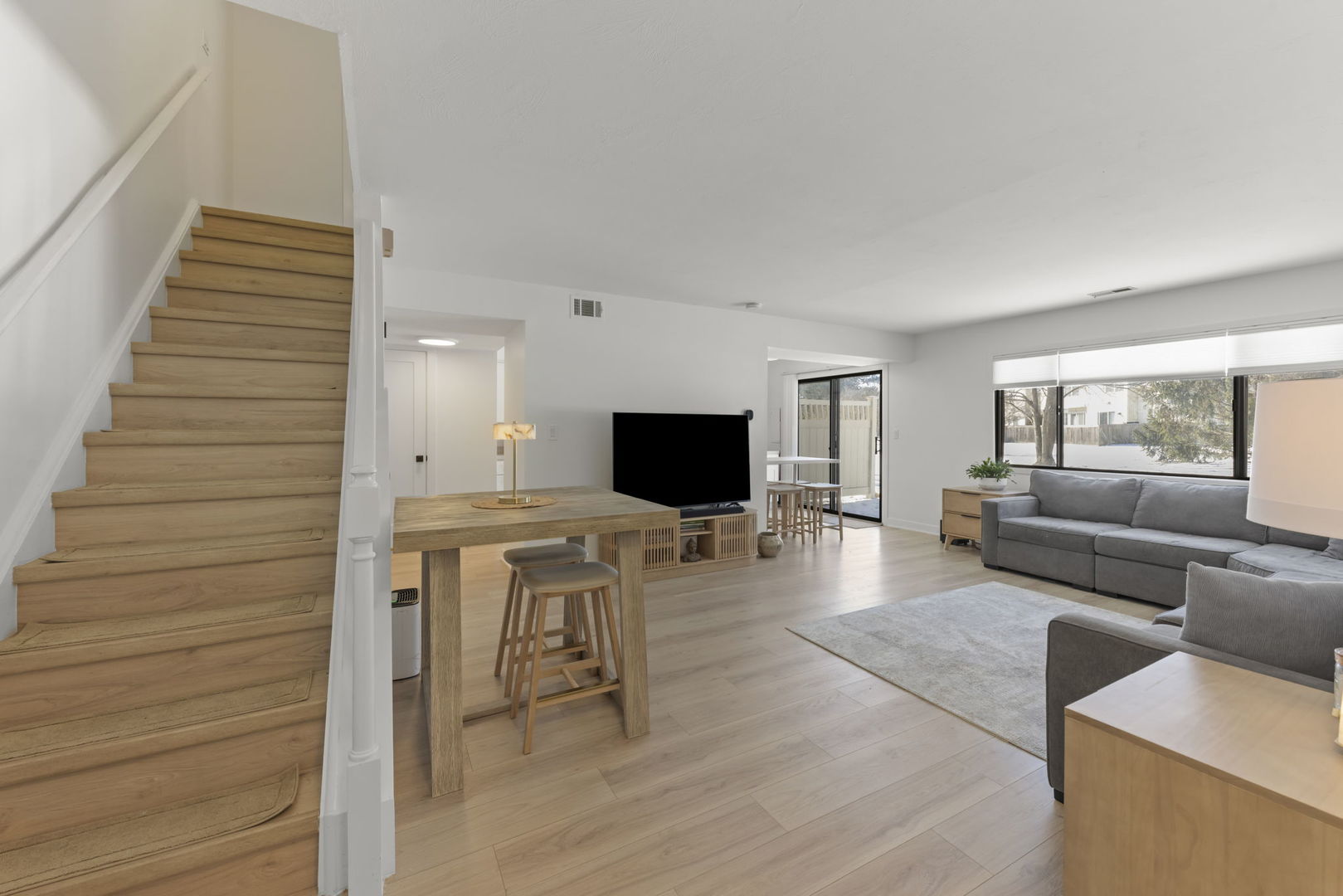 812 Dracut Lane #D, Schaumburg, IL 60173