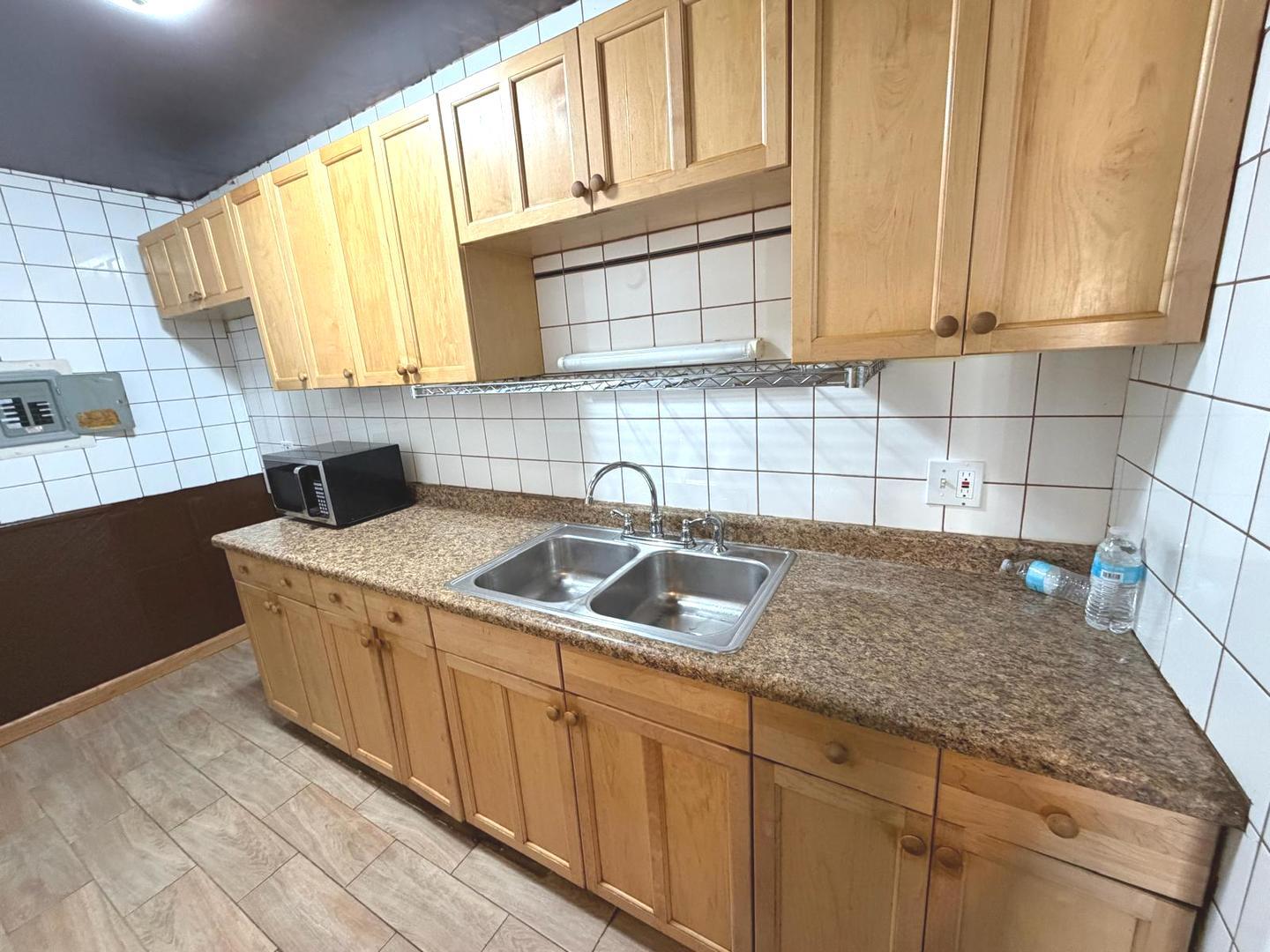 256 Shorewood Drive #2C, Glendale Heights, IL 60139