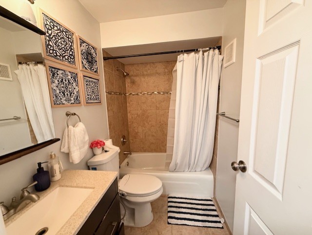 9430 Bay Colony Drive #2N, Des Plaines, IL 60016