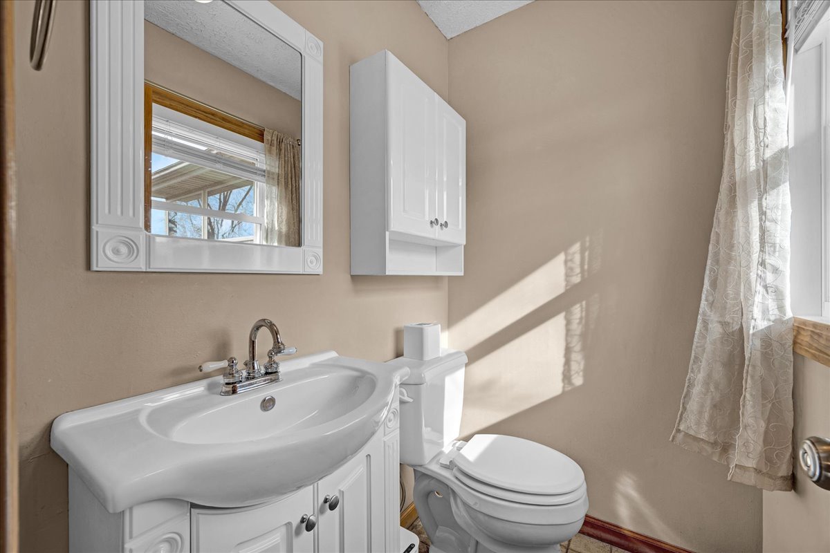 505 W North Street, Danvers, IL 61732