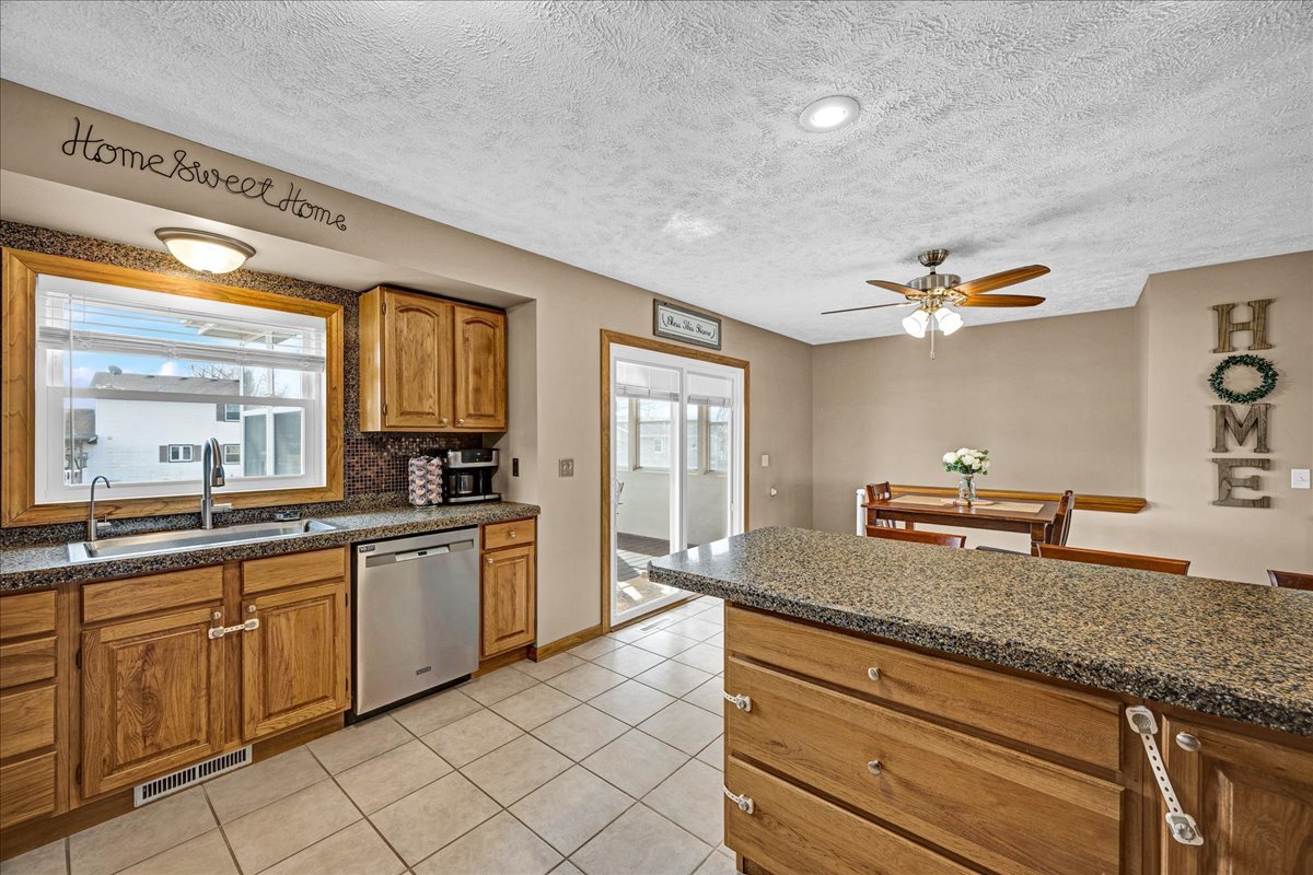 505 W North Street, Danvers, IL 61732