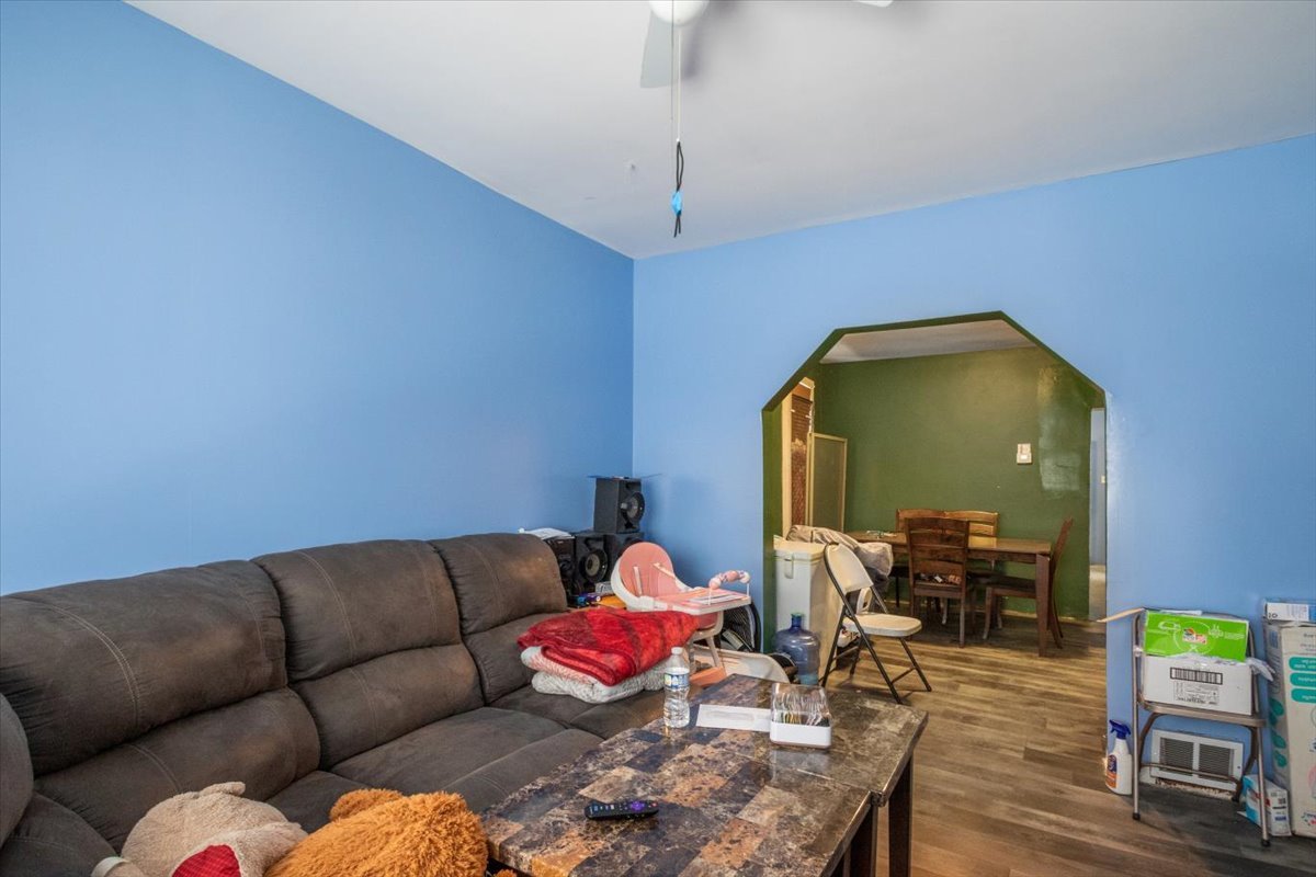 6027 S Loomis Boulevard, Chicago, IL 60636