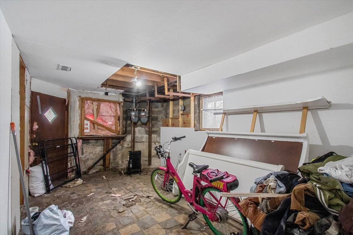 6027 S Loomis Boulevard, Chicago, IL 60636