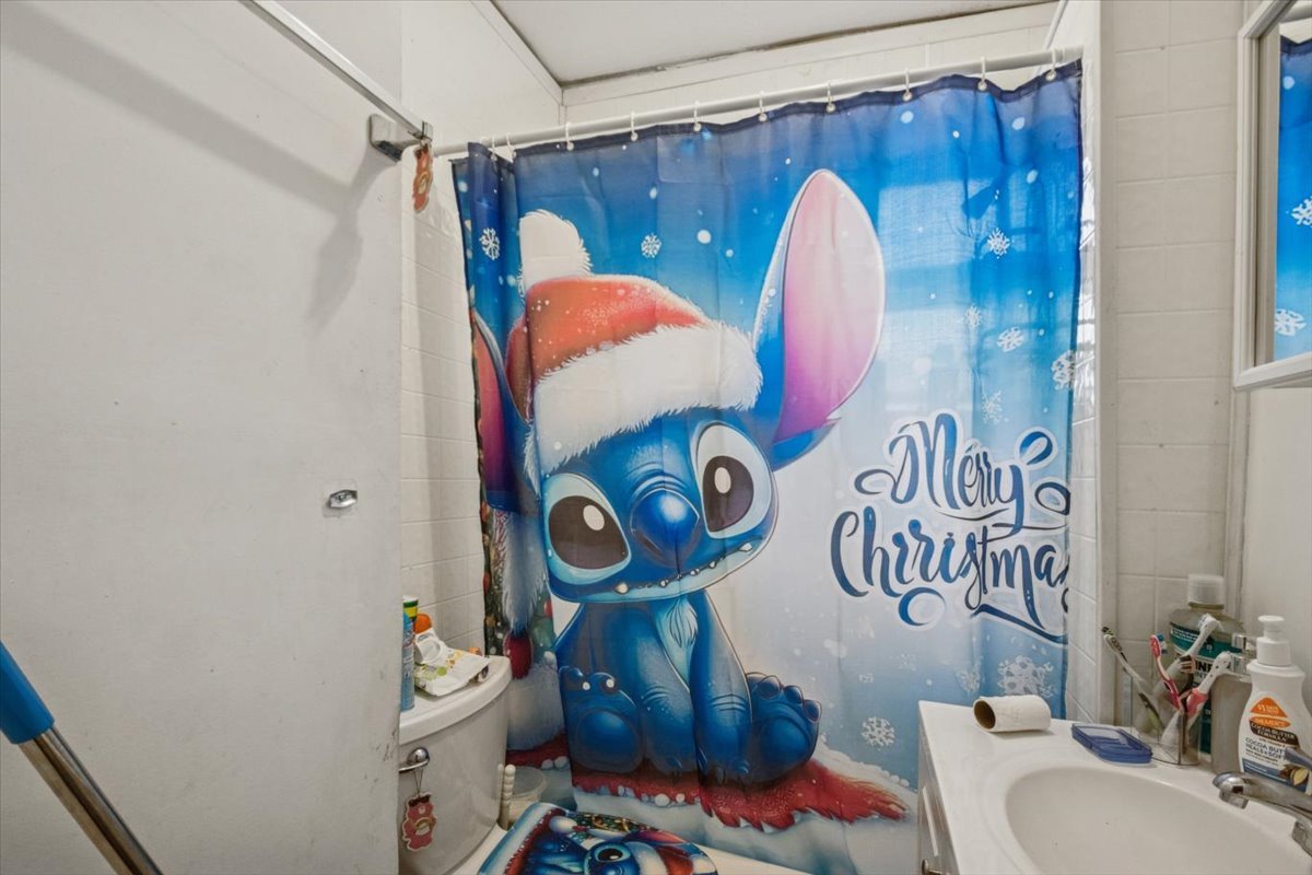 6027 S Loomis Boulevard, Chicago, IL 60636