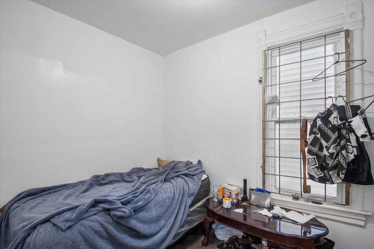 6027 S Loomis Boulevard, Chicago, IL 60636