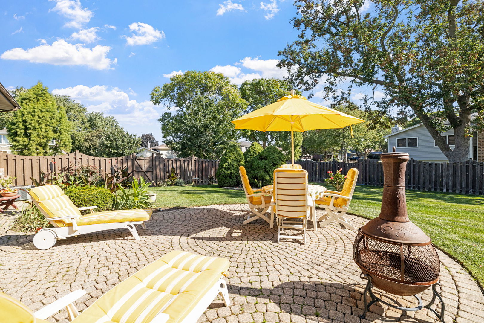 2439 N Windsor Drive, Arlington Heights, IL 60004