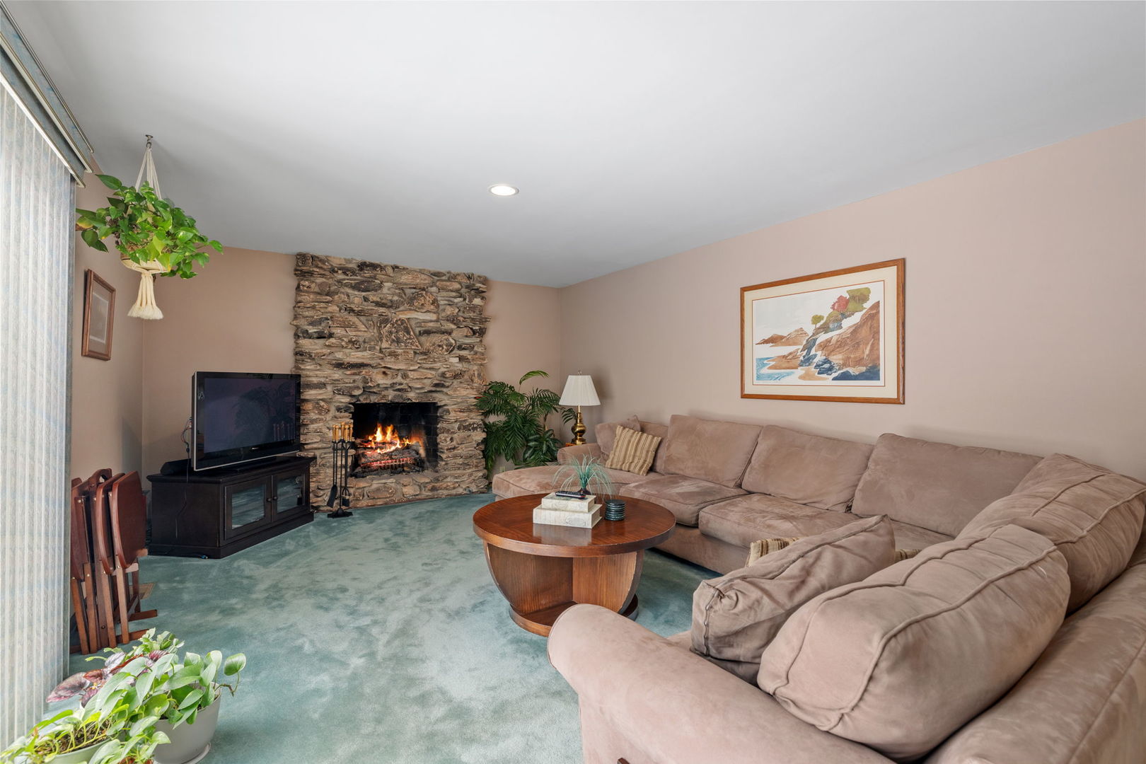 2439 N Windsor Drive, Arlington Heights, IL 60004