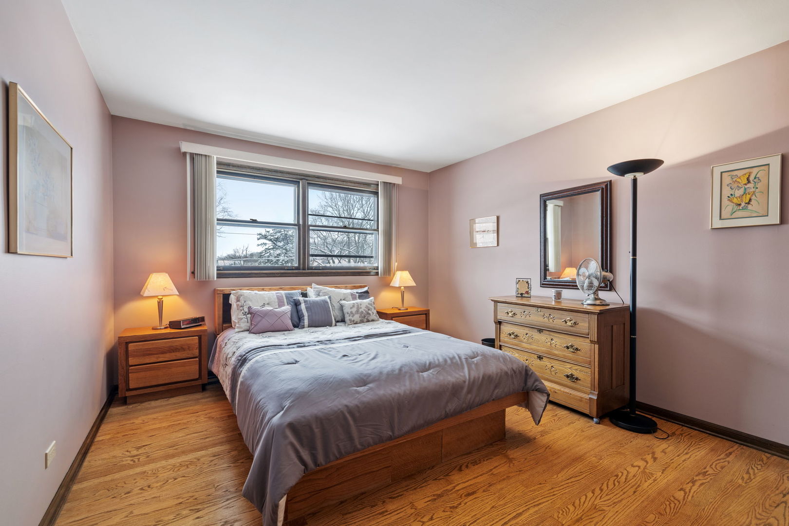 2439 N Windsor Drive, Arlington Heights, IL 60004