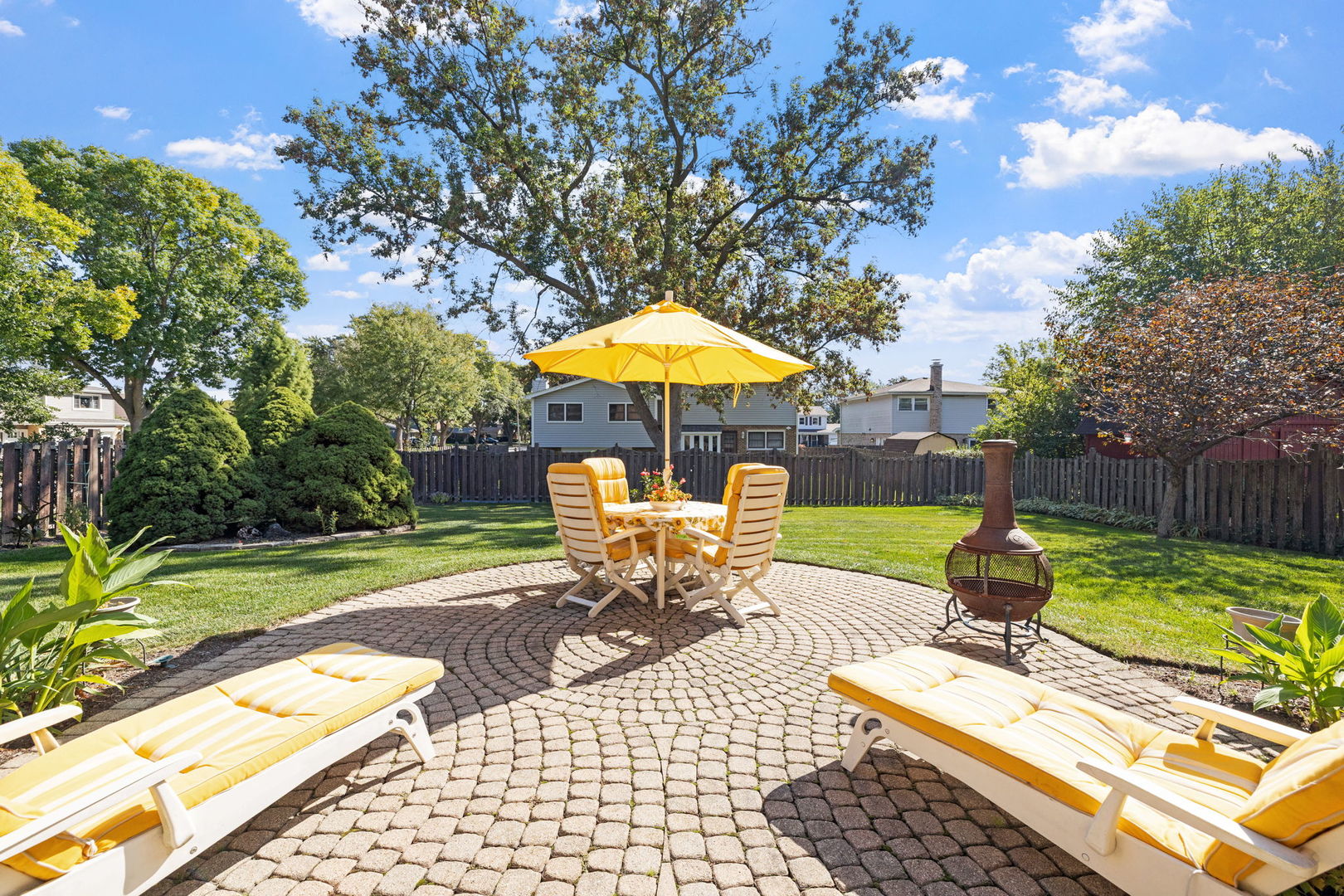 2439 N Windsor Drive, Arlington Heights, IL 60004