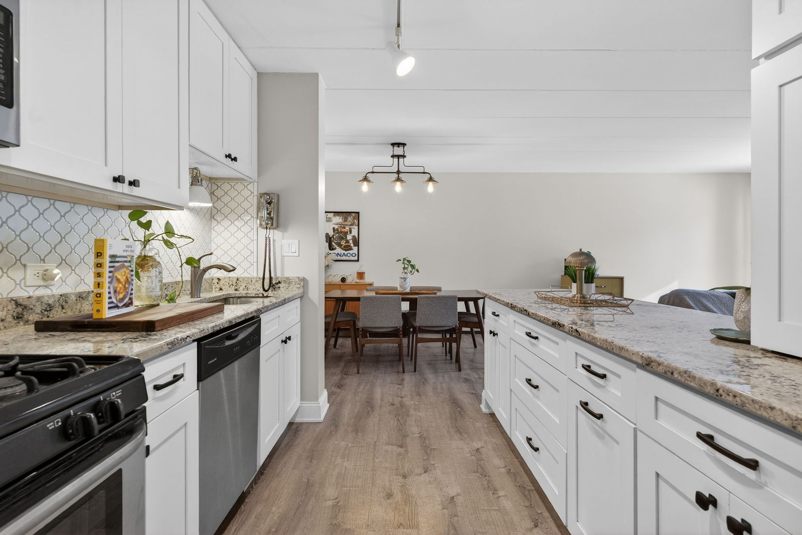 1041 N Mill Street #203, Naperville, IL 60563