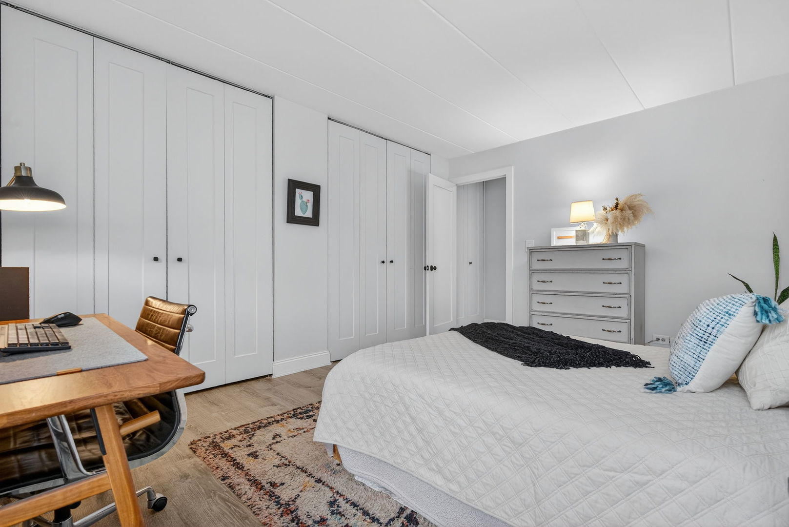 1041 N Mill Street #203, Naperville, IL 60563