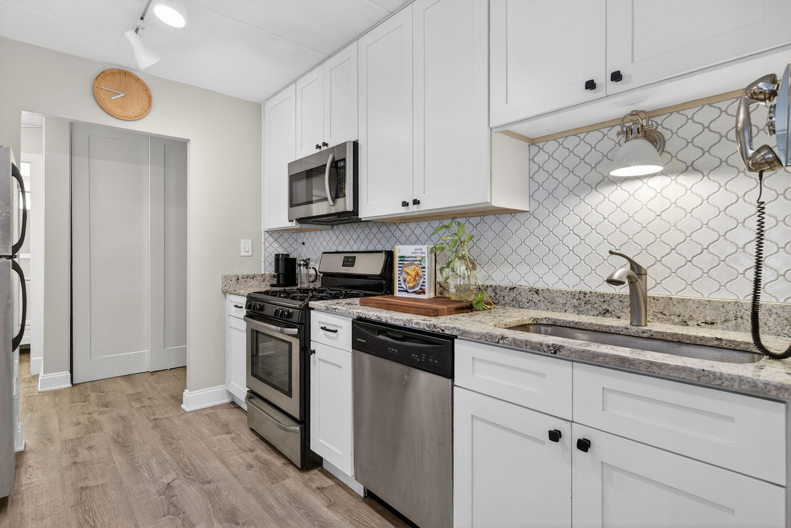 1041 N Mill Street #203, Naperville, IL 60563