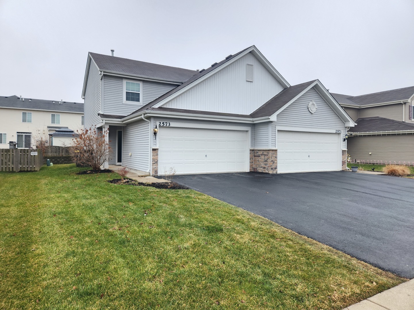 2573 Carlisle Lane, Hampshire, IL 60140