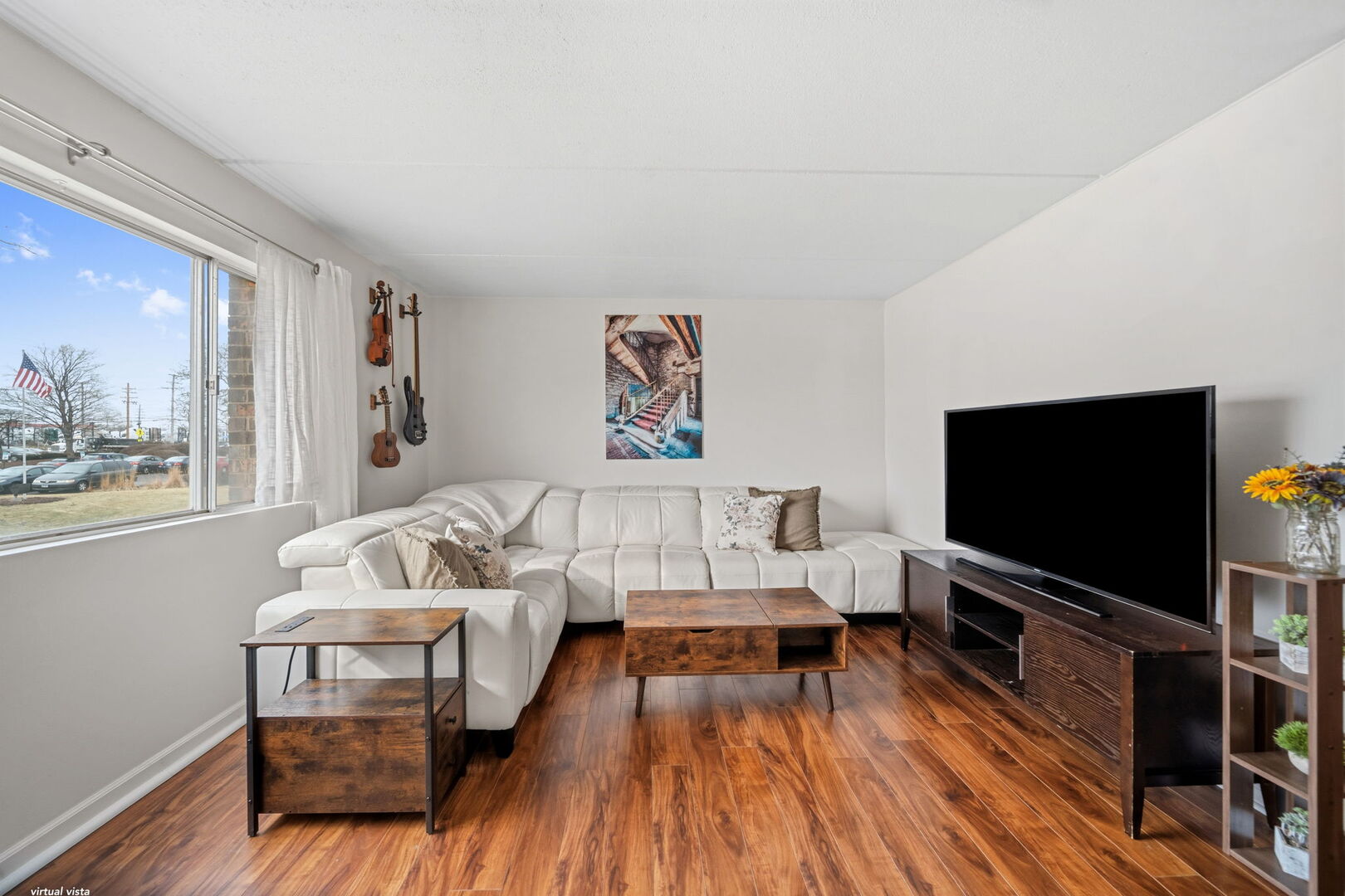 841 N York Street #202, Elmhurst, IL 60126