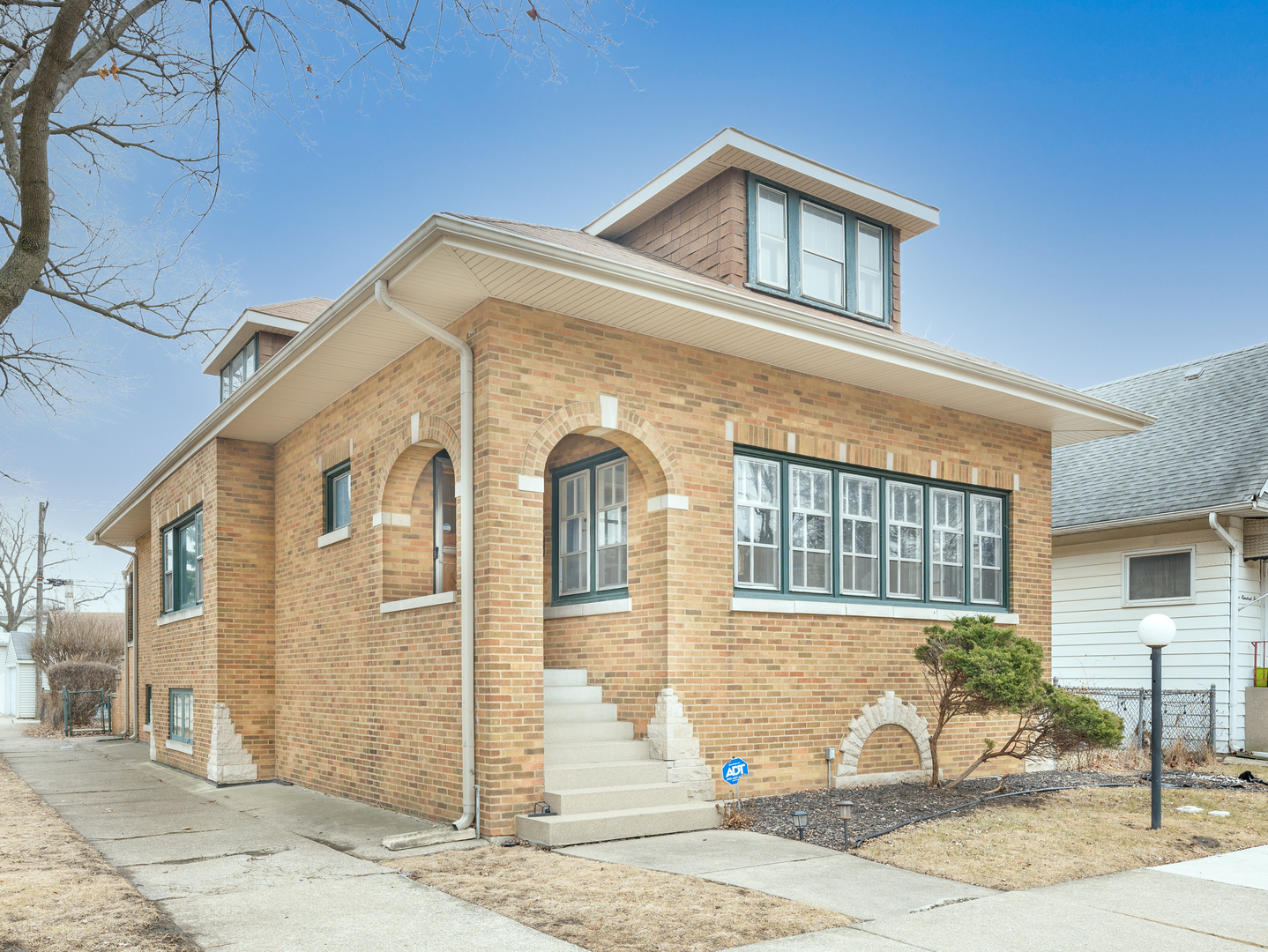 900 Lathrop Avenue, Forest Park, IL 60130