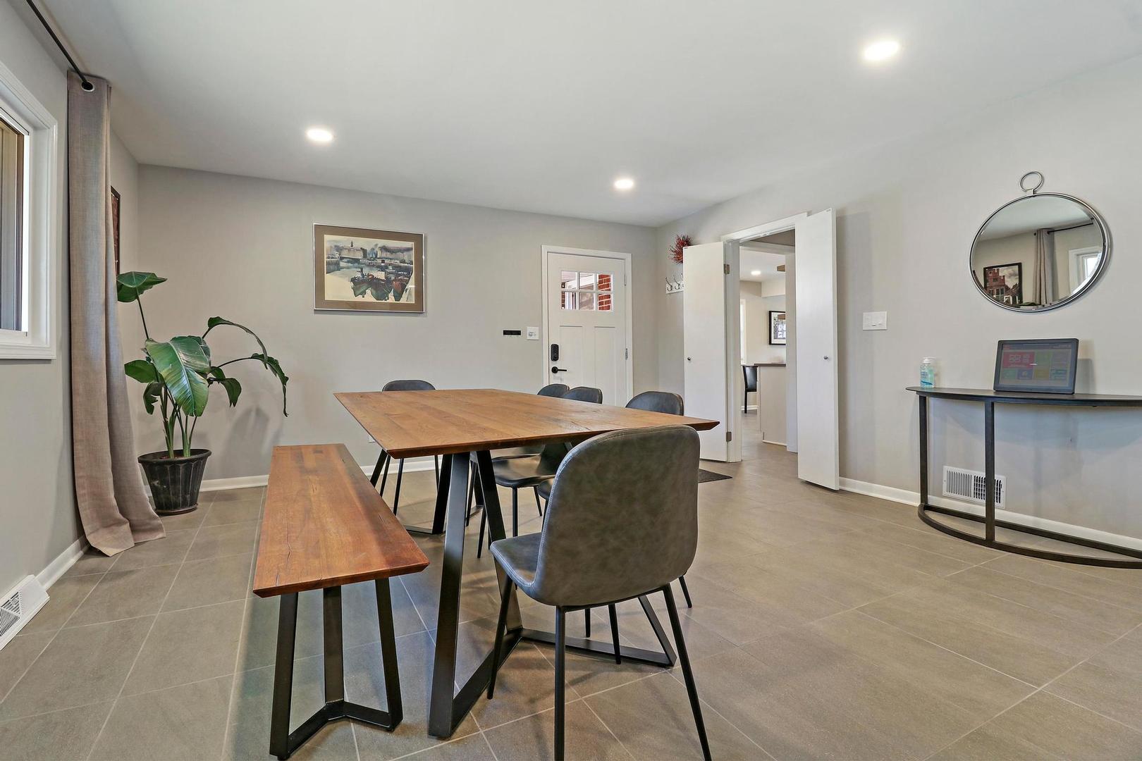 2532 N Jackson Street, Waukegan, IL 60087