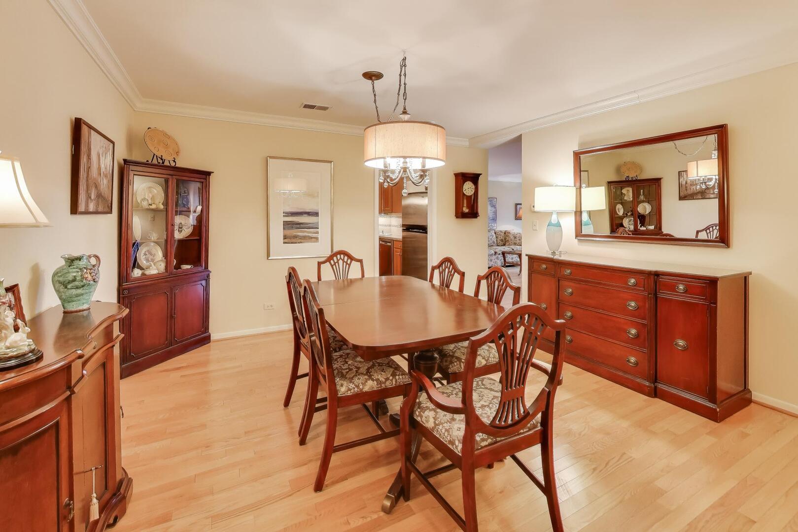 441 N Park Boulevard #4B, Glen Ellyn, IL 60137