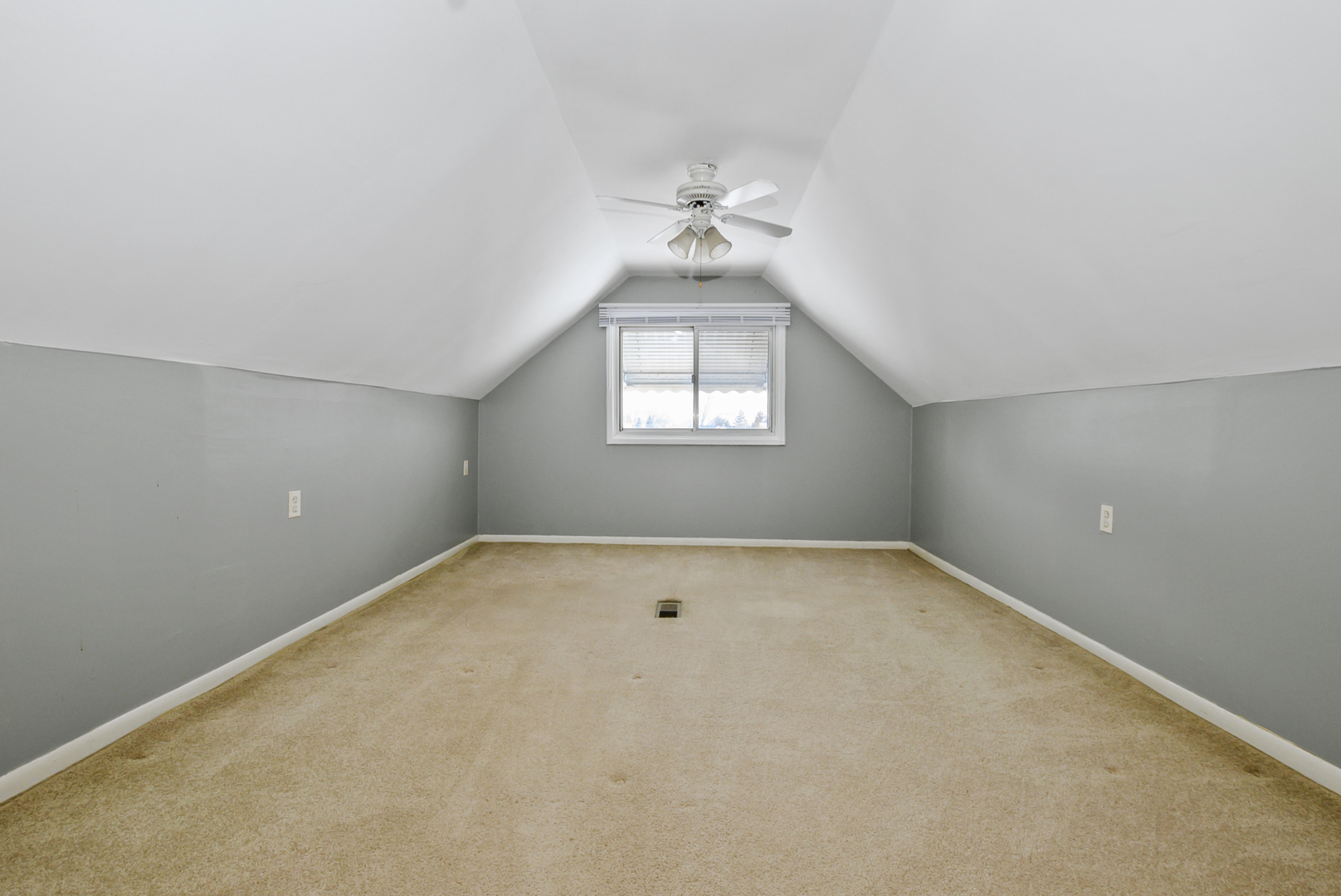 7805 Natchez Avenue, Burbank, IL 60459