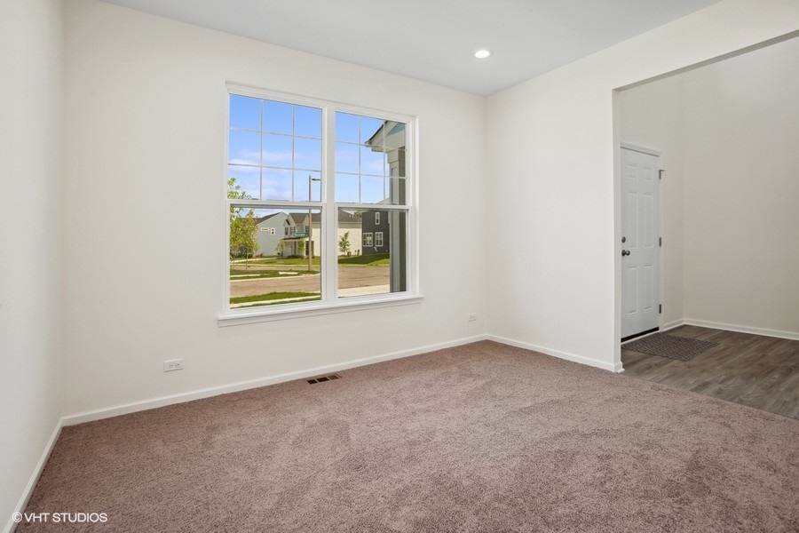 239 Stonington Drive, Bloomingdale, IL 60108