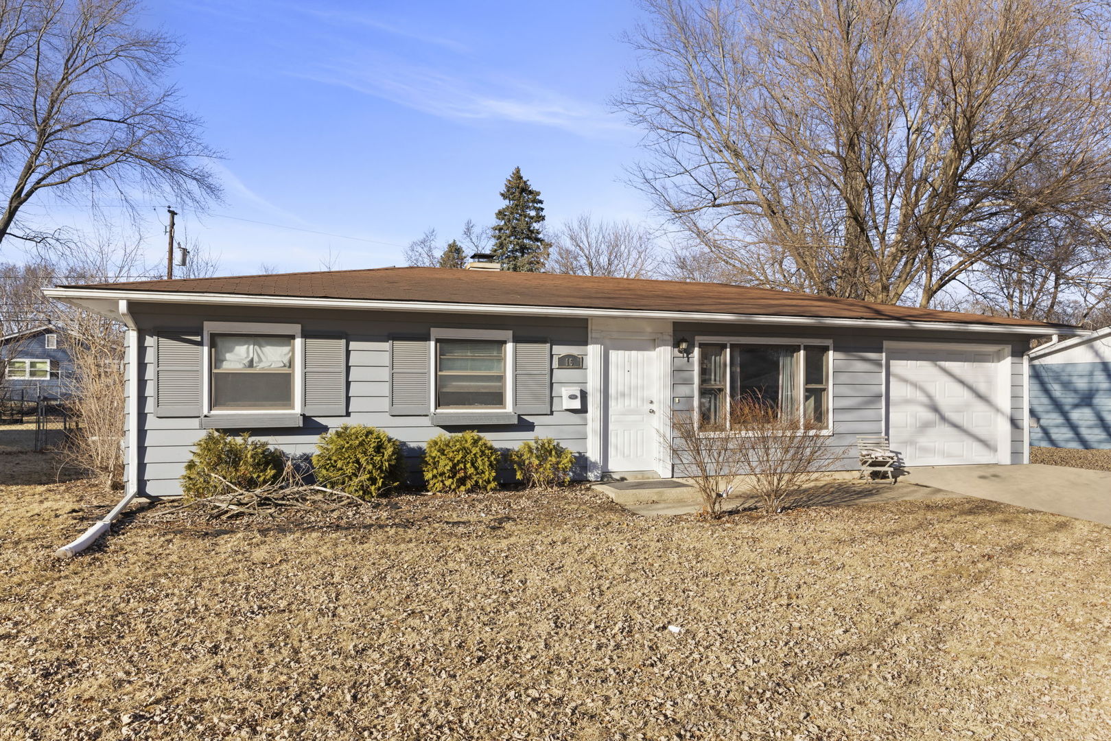 16 Spring Garden Drive, Montgomery, IL 60538