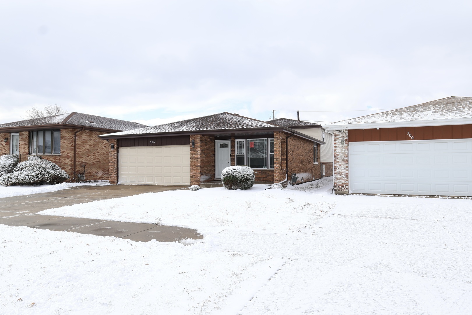 306 Escanaba Avenue, Calumet City, IL 60409