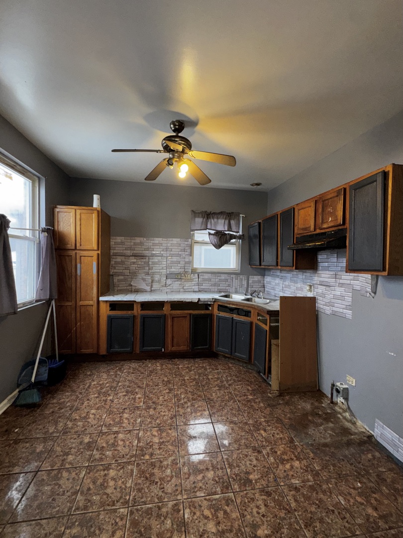 6341 S Francisco Avenue, Chicago, IL 60629