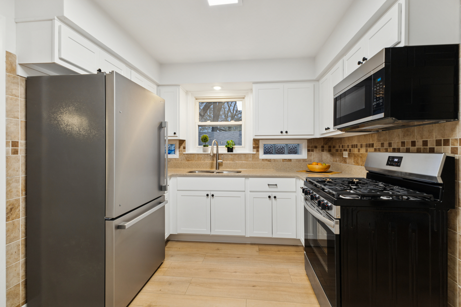 468 Joyce Court, South Holland, IL 60473