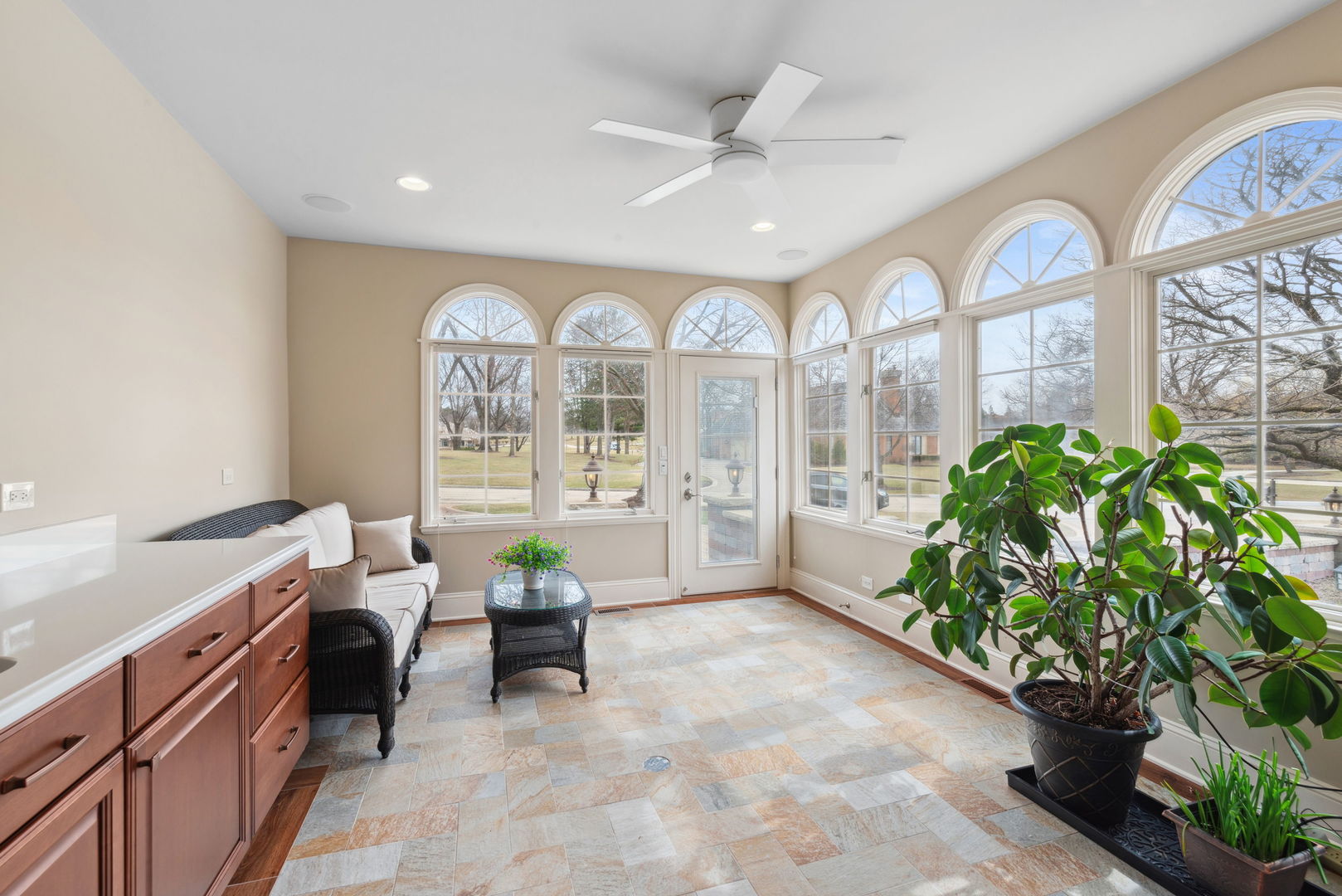 719 Midwest Club Parkway, Oak Brook, IL 60523