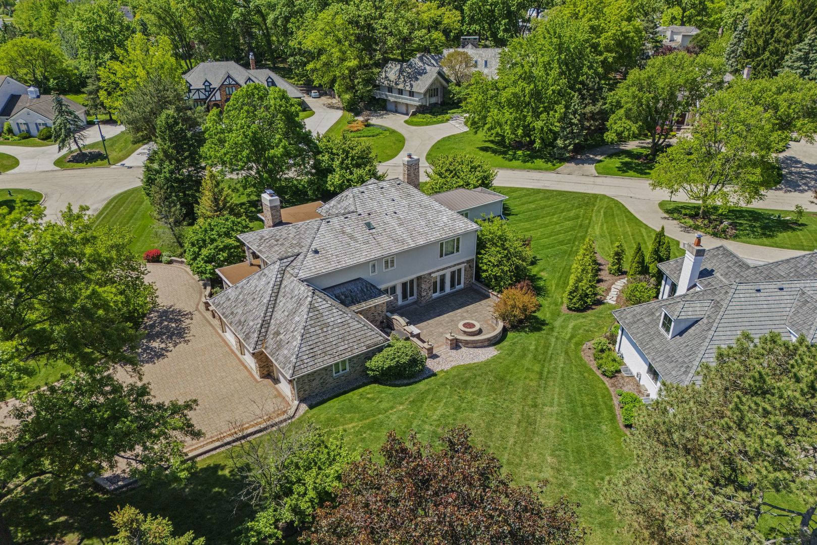 719 Midwest Club Parkway, Oak Brook, IL 60523