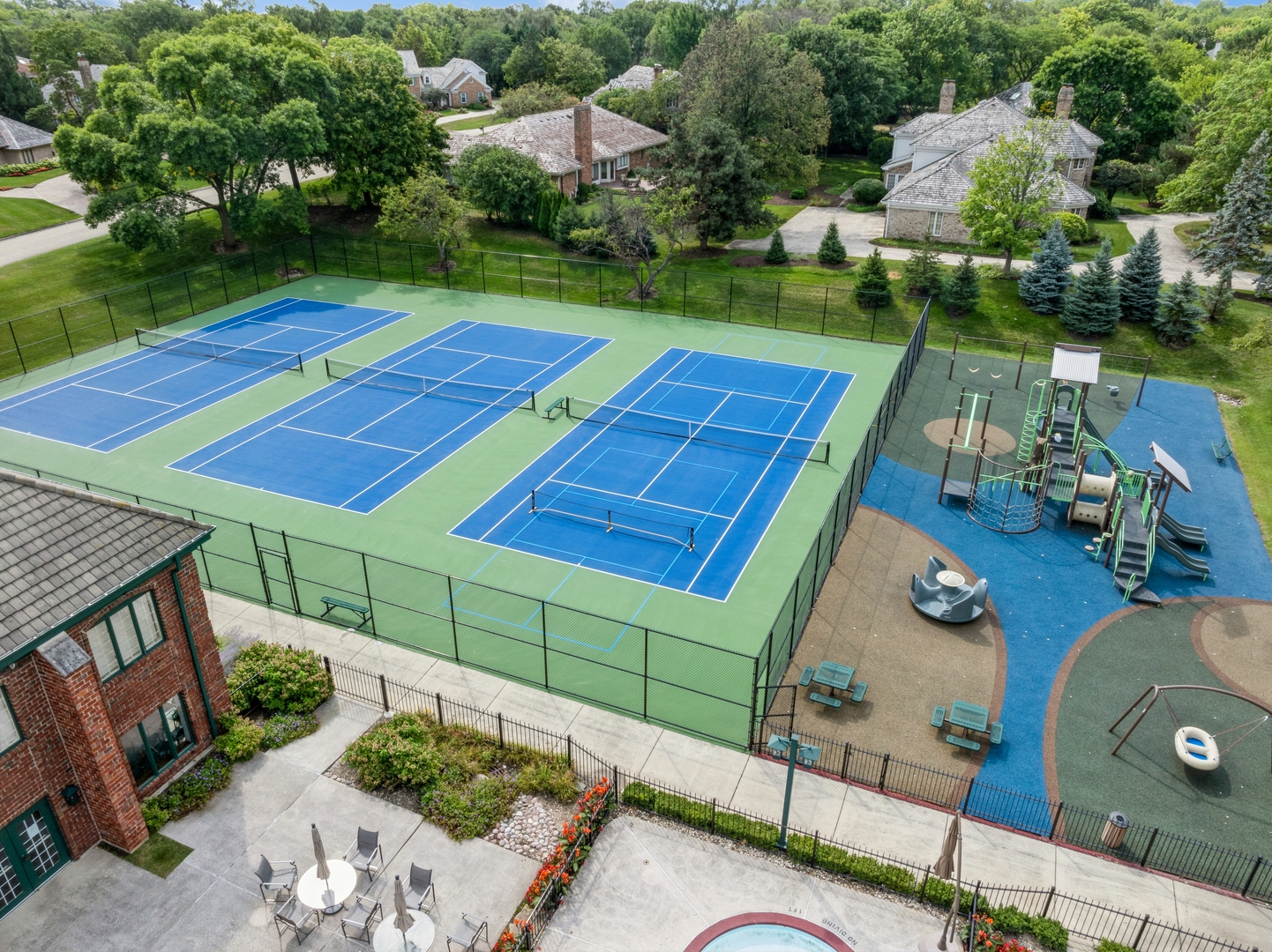 719 Midwest Club Parkway, Oak Brook, IL 60523