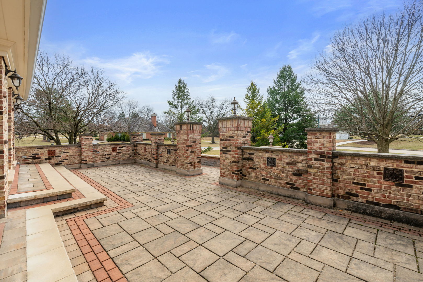 719 Midwest Club Parkway, Oak Brook, IL 60523