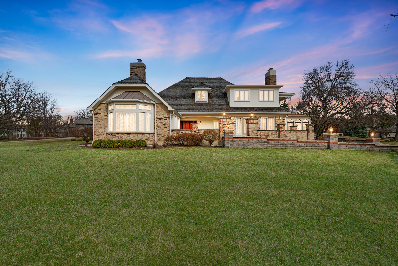 719 Midwest Club Parkway, Oak Brook, IL 60523