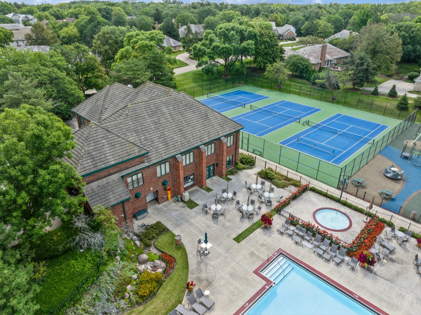 719 Midwest Club Parkway, Oak Brook, IL 60523