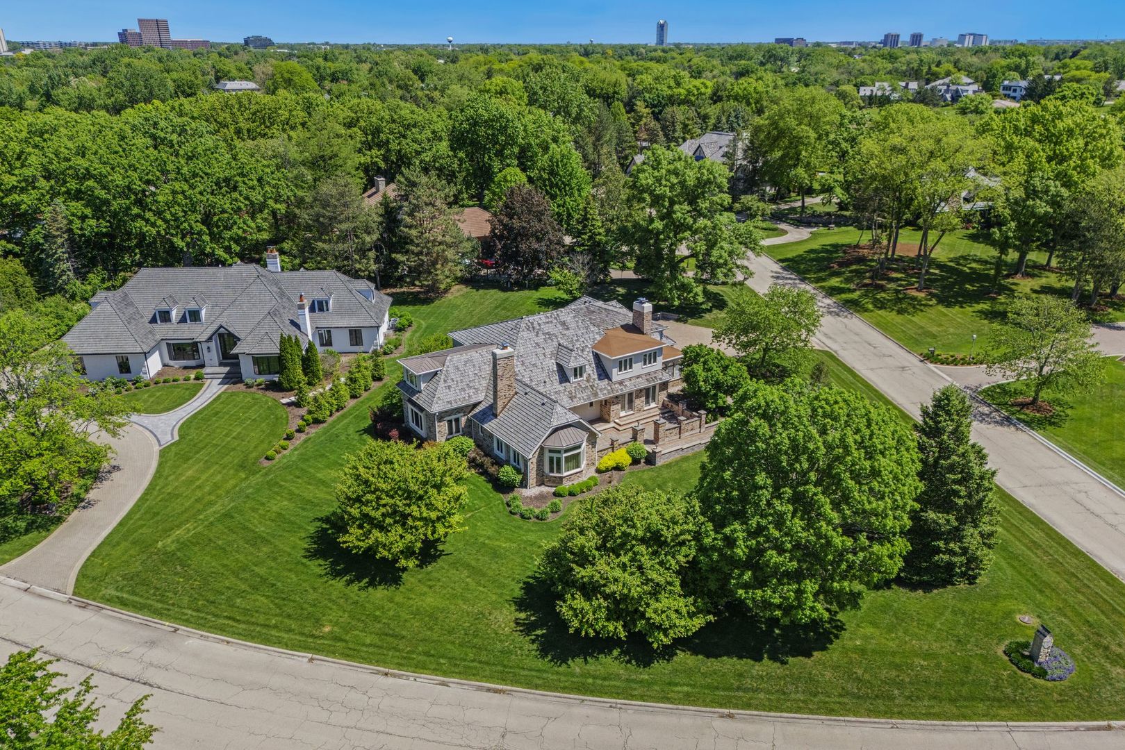 719 Midwest Club Parkway, Oak Brook, IL 60523