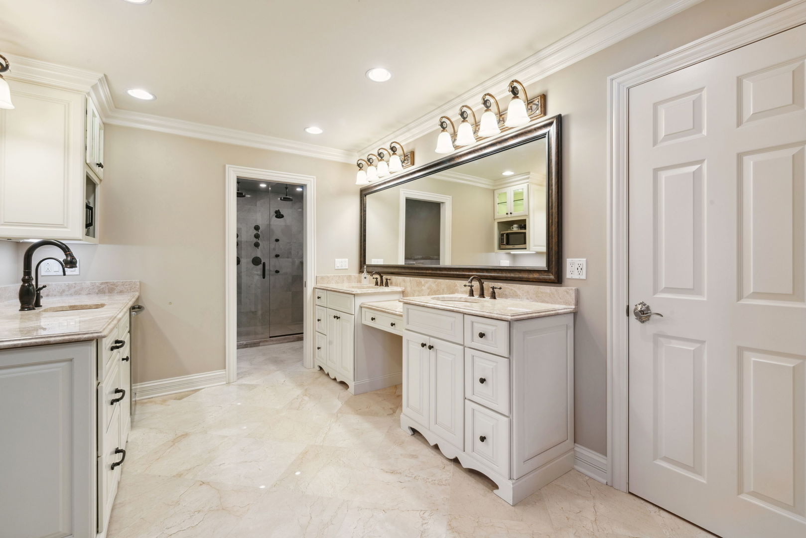 719 Midwest Club Parkway, Oak Brook, IL 60523