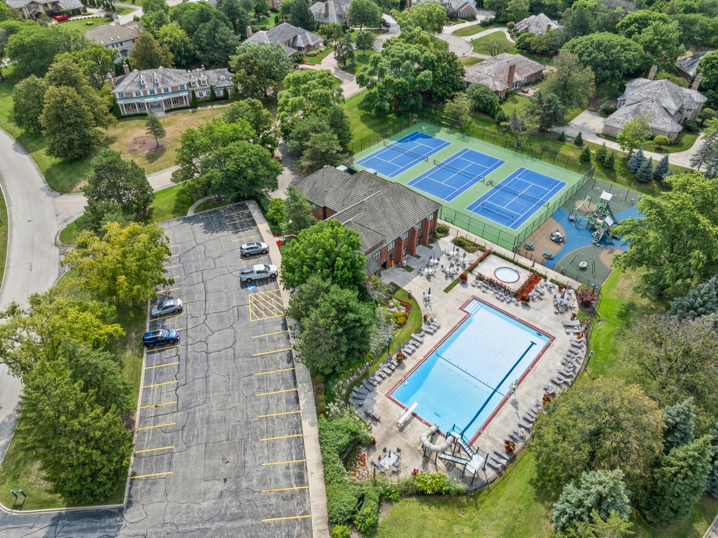 719 Midwest Club Parkway, Oak Brook, IL 60523