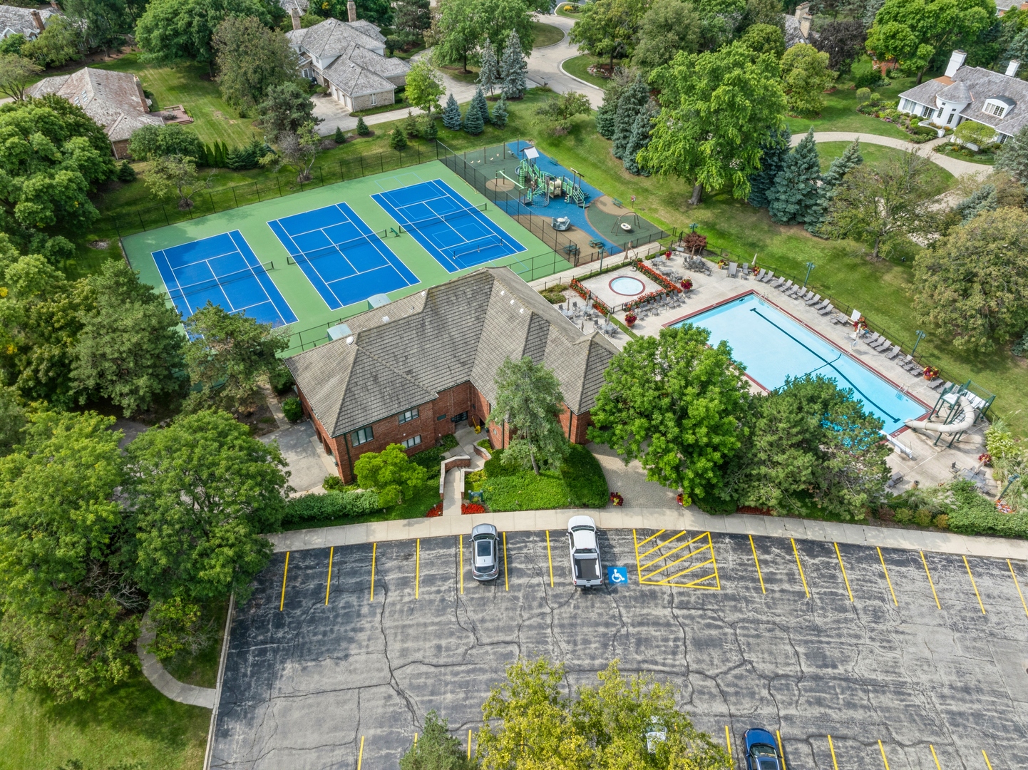 719 Midwest Club Parkway, Oak Brook, IL 60523