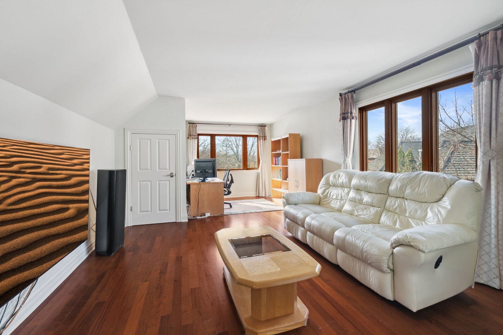 719 Midwest Club Parkway, Oak Brook, IL 60523