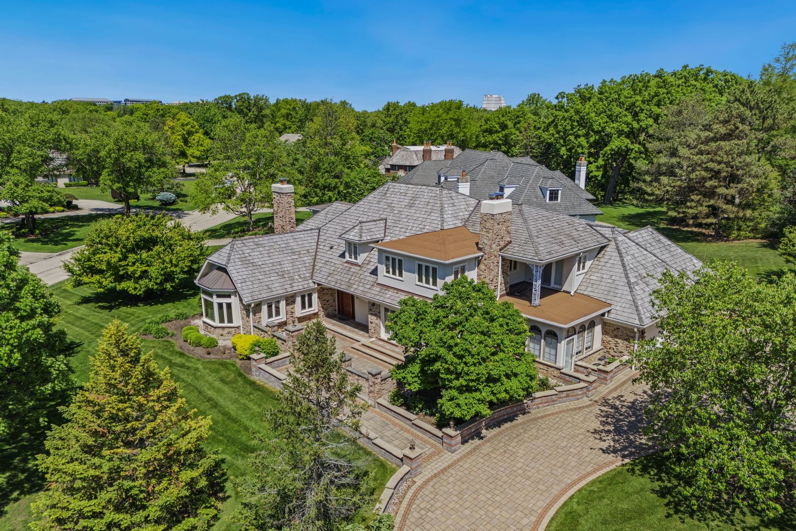 719 Midwest Club Parkway, Oak Brook, IL 60523
