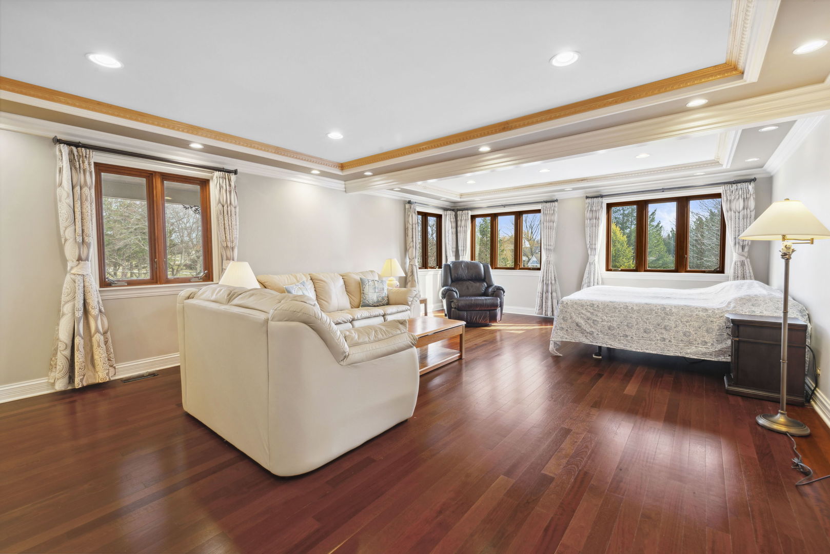 719 Midwest Club Parkway, Oak Brook, IL 60523