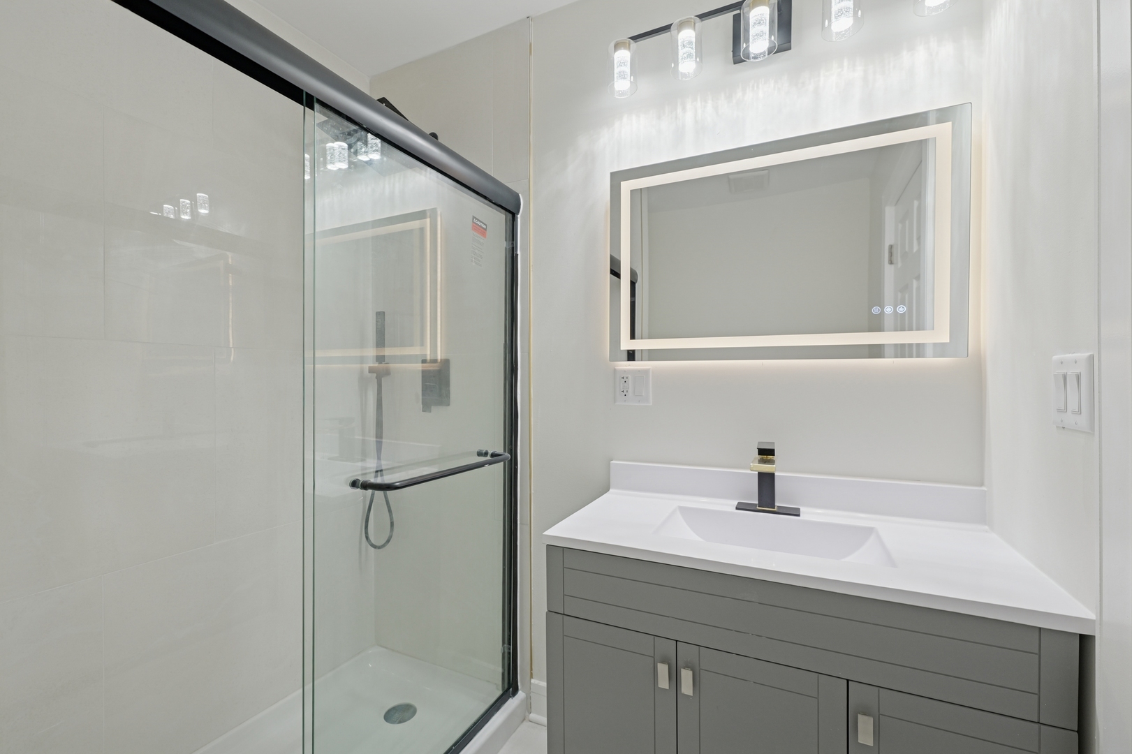 2339 S 59th Avenue, Cicero, IL 60804